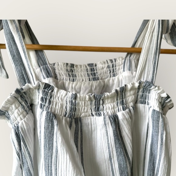 Universal Thread Linen Striped Bubble Crop Tank Top, Tie Straps Blue & White - Picture 7 of 11